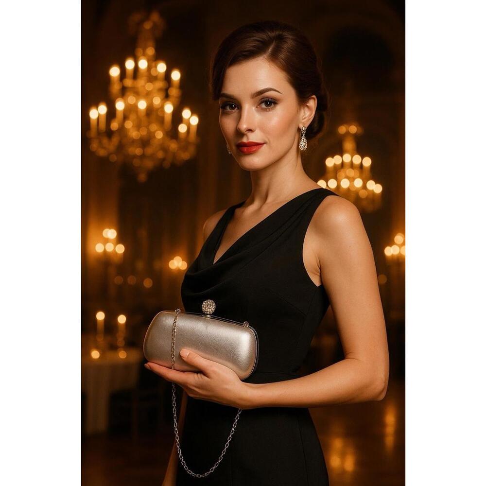 Benjamin Walk Y2K Silver Faux Leather Hardcase Clutch Detachable Chain, 8x2x4”